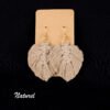 petites boucles d'oreilles macramé couleur naturelle