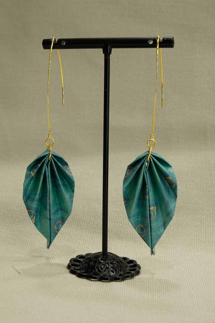 Boucles d'oreilles origami en forme de feuille couleur verte