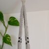 Suspension pour plantes en macramé, de couleur beige, avec perles noires